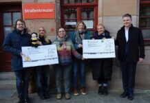 Nach erfolgreichem Südwestpark-Honig-Verkauf: Großzügige Spende erfreut Straßenkreuzer e.V.