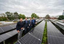 Photovoltaik(PV)-Strategie für städtische Gebäude: PV-Anlage mit Gründach an der Grundschule Thoner Espan