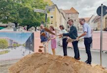 Mehr Grün und mehr Platz für Fußgänger – Spatenstich für die Umgestaltung des Obstmarkts erfolgt