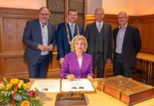 Abschied im Rathaus: Nürnberg ehrt verdiente Stadträte und Bürgermeister