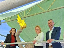 Else strahlt wieder: Goldene Fackel kehrt ans Fürther Stadttheater zurück