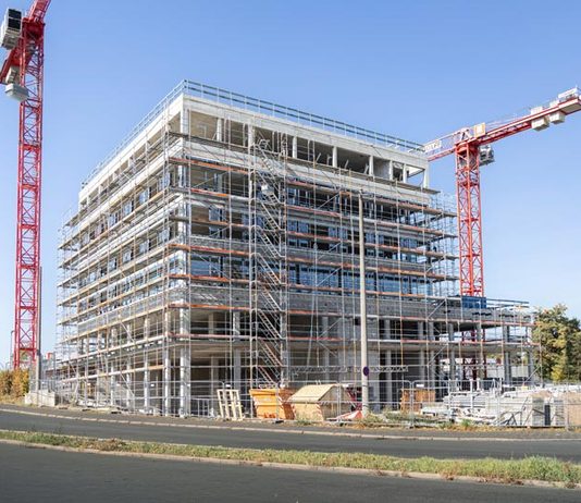 Ferrari Nürnberg: Neuer Standort an der Gustav-Adolf-Straße feiert Richtfest