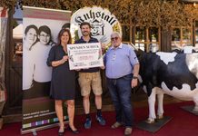 8.700 Euro für Kinderhospizarbeit: Kuhstall sammelt beim Altstadtfest Spenden